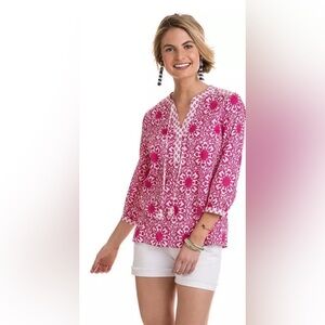 BNWT Vineyard Vines Tile Medallion Top sz xxs